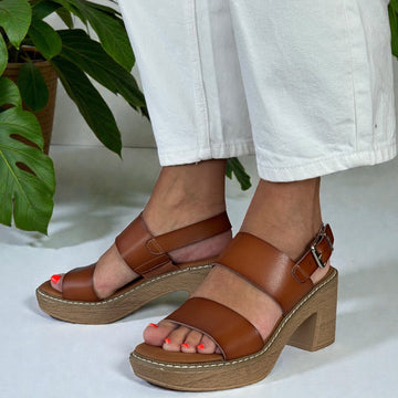 Womens Refresh 175173 Heeled Sandal - Camel