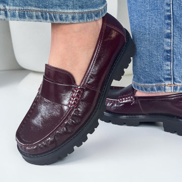 Womens Unisa Fijo Burgundy Loafers - Burgundy