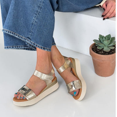 Womens Oh! My Sandals 5962 Wedge Sandals - Champagne