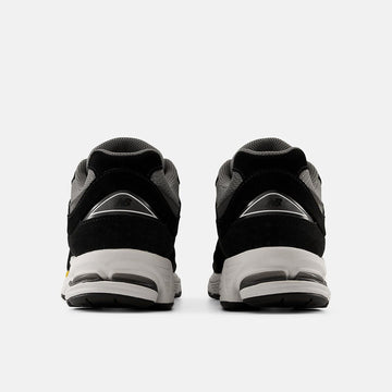 Unisex New Balance U2002R Trainers - Black