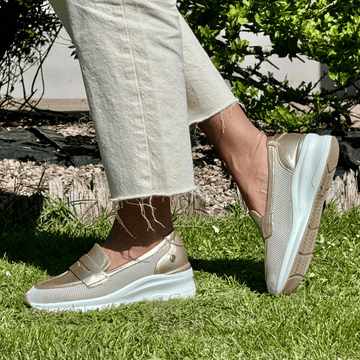 Womens Xti 143707 Mesh Wedge Sporty Loafers - Gold