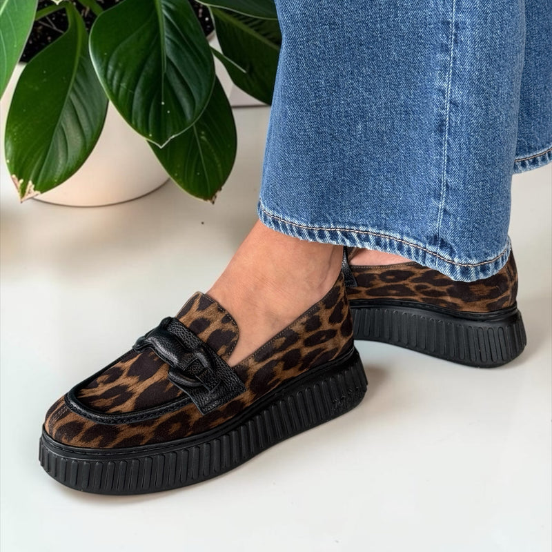 Womens Wonders 5203 Loafers - Leopard Print