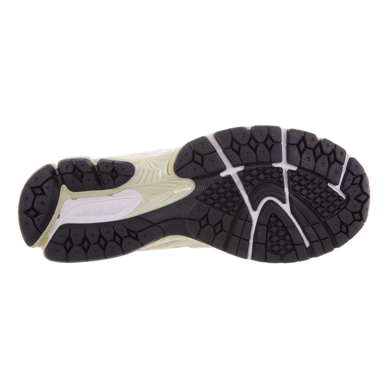 Womens New Balance 2002R Moral with Fennel Seed Trainers - Moral with Fennel Seed