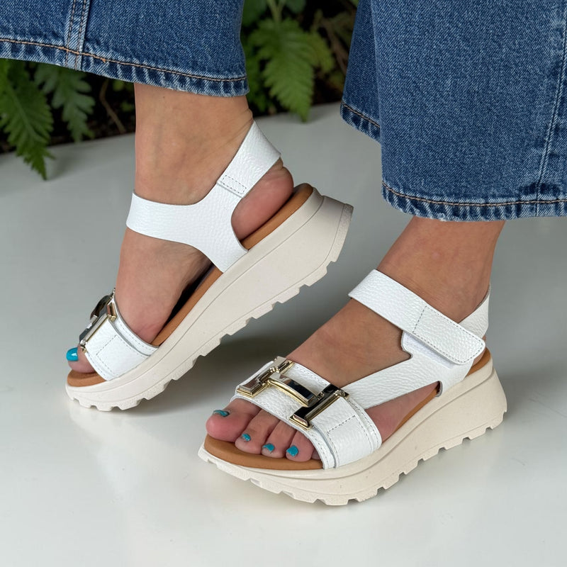Womens Oh! My Sandals 5953 Wedge Sandals - White