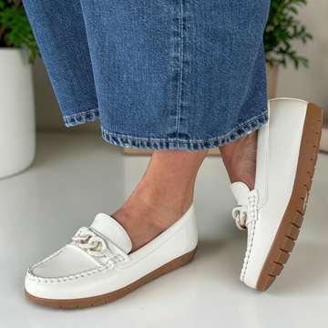 Womens Lotus ULS639 Coma Loafer - White