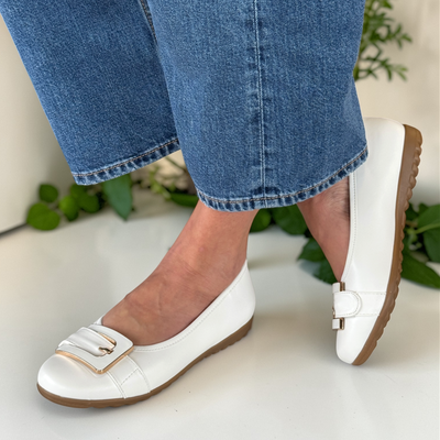 Womens Lotus Tandy Flat White Pump - White