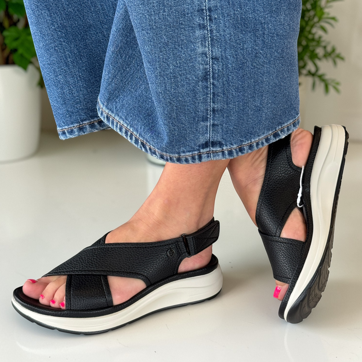 Womens Xti 145172 Crossover Sandals