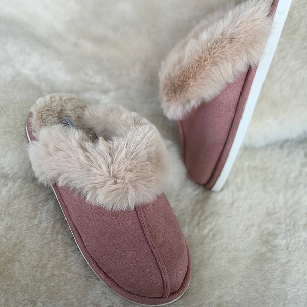 Womens Heavenly Feet Fireside Pink Fur Mule Slippers - Pink