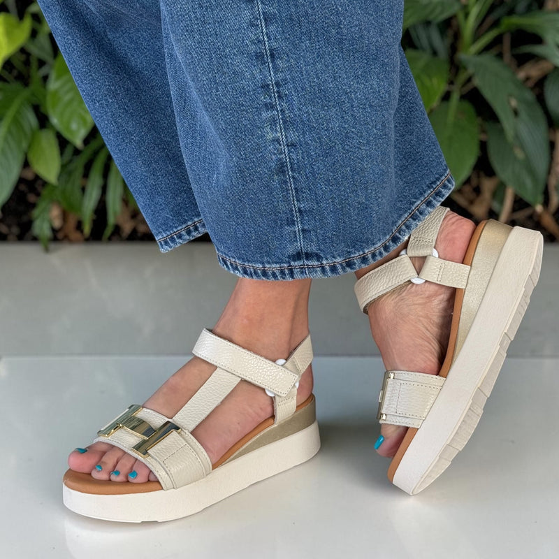 Womens Oh! My Sandals 5961 Wedge Sandals - Cream