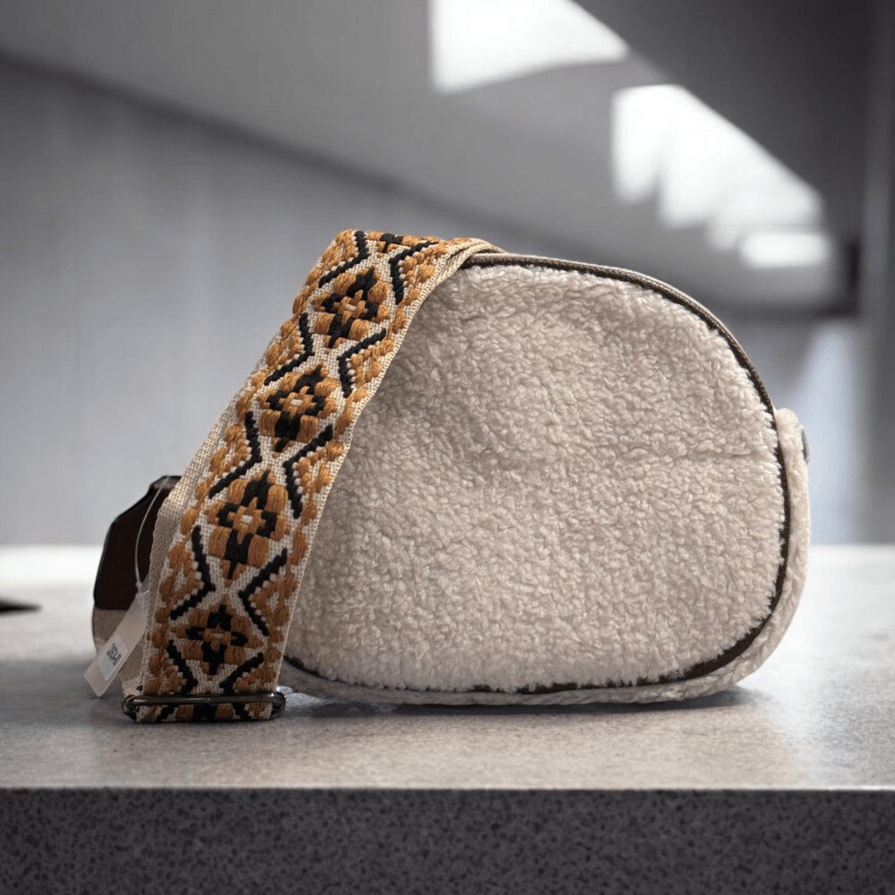 Womens Remonte Q0634 Sherpa Oval Crossbody Bag
