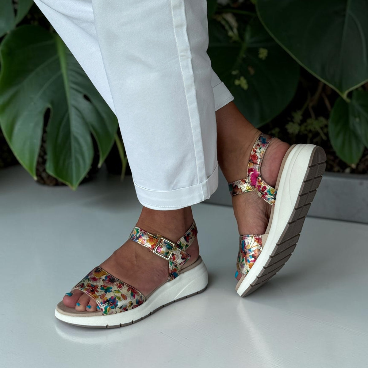 Womens Caprice 28708 Flower Metallic Sandals
