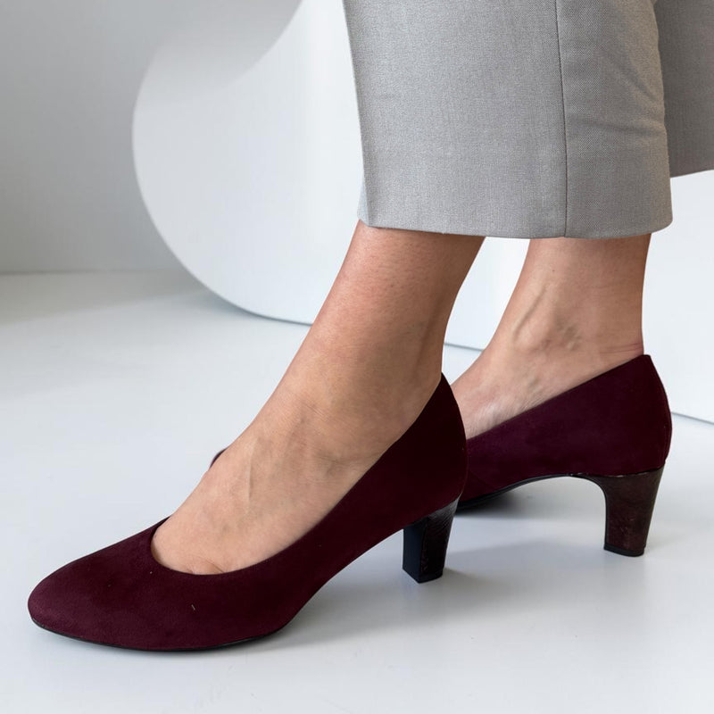 Womens Tamaris 22418 Court Shoe - Burgundy Comb