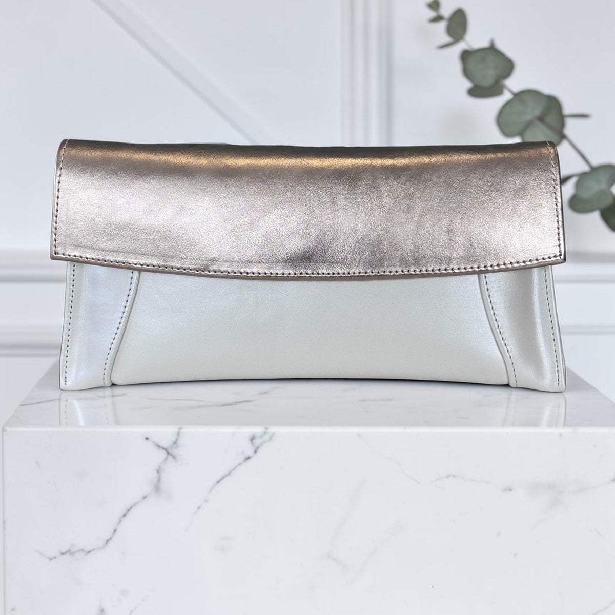 Womens Emis T1L Clutch Bag
