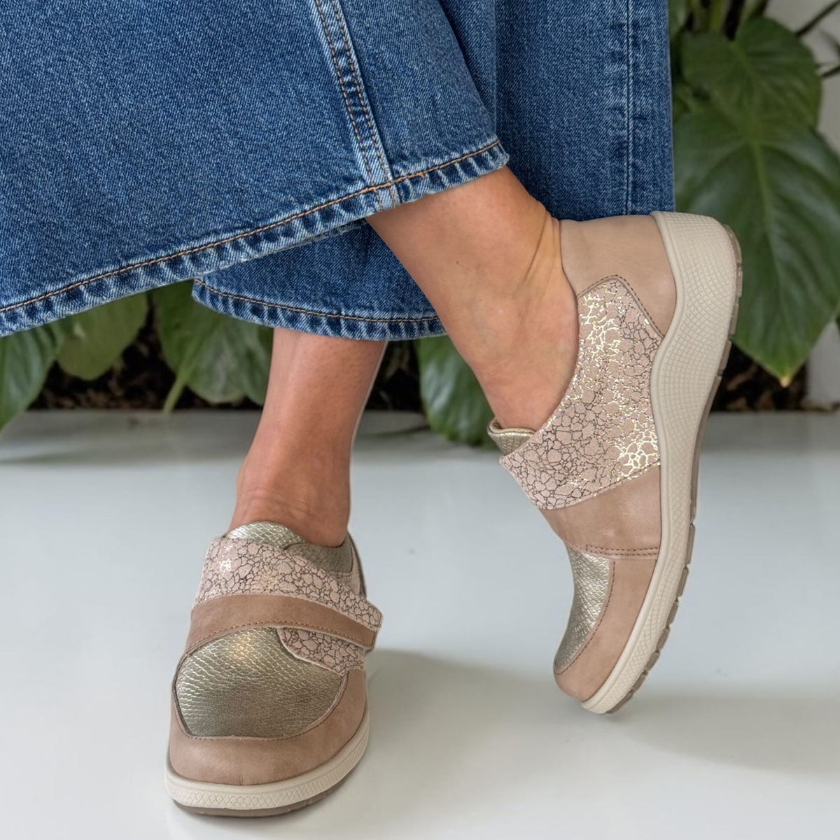 Womens Suave Phoebe 6072 Beige Flat Shoes