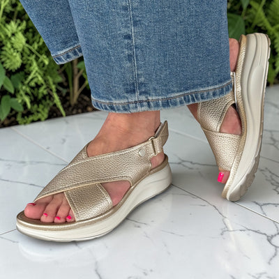 Womens Xti 145172 Crossover Sandals - Gold