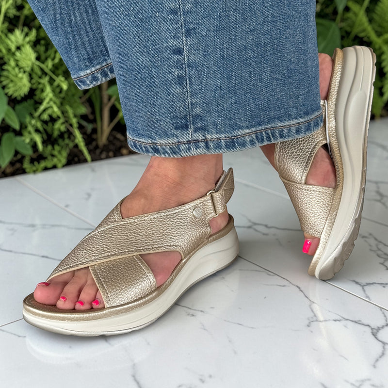 Womens Xti 145172 Crossover Sandals - Gold