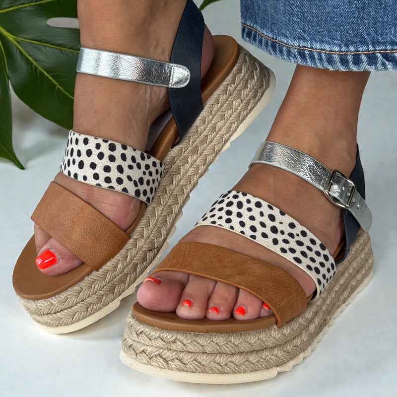 Womens Lunar JLH493 Summer Sandals - Tan