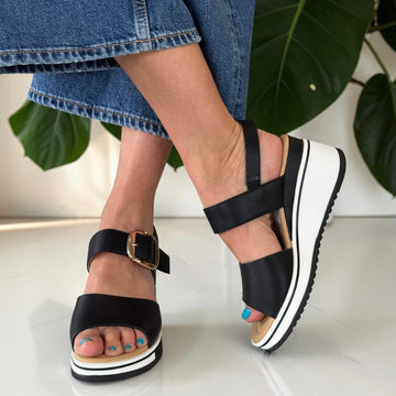 Womens Heavenly Feet Olina Black Sandals - Black
