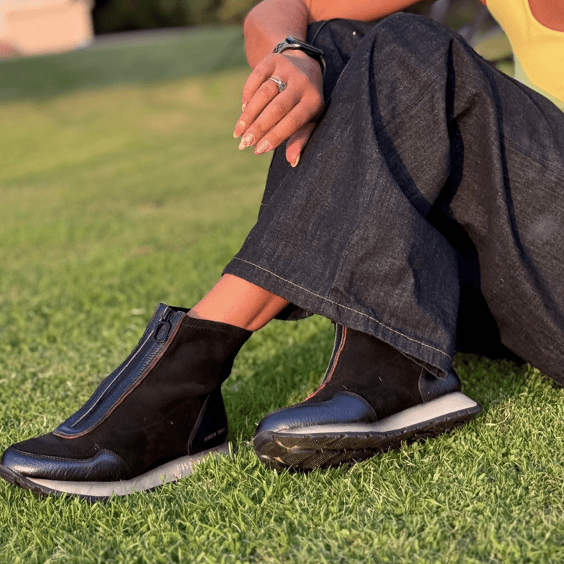 Womens Hispanitas 254354 Black and Navy Stretch Zip Front Boots - Kansas