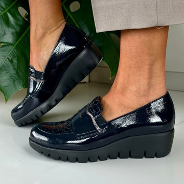 Womens Wonders 33360 Wedged Loafers - Navy