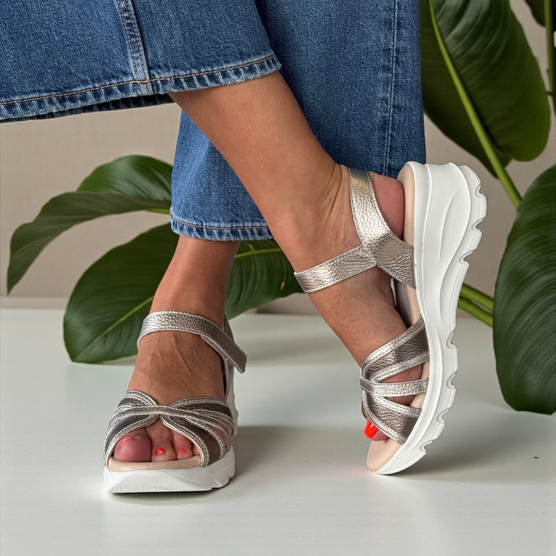 Womens Jose Saenz 5330 Wedge Sandal - Champagne