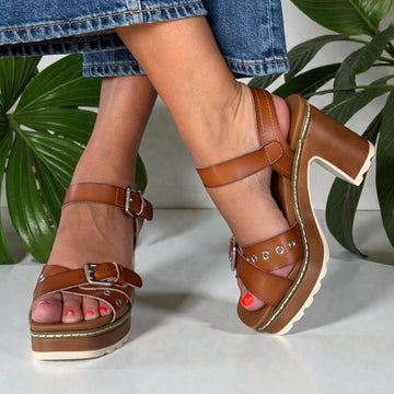 Womens Refresh 175290 Heeled Sandal - Camel