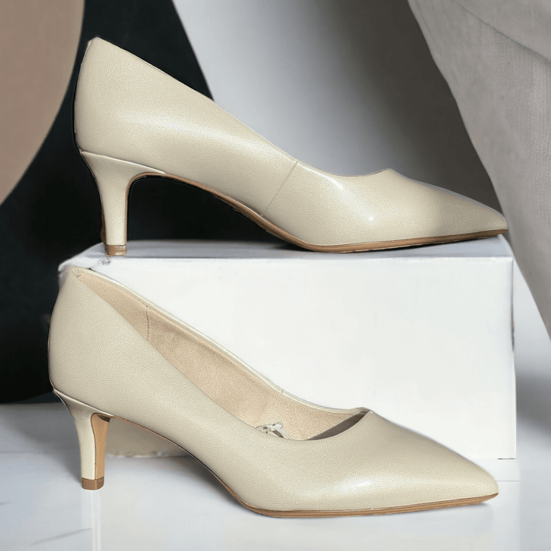 Womens Tamaris 22414 Champagne Pearl Low Heels - Champagne