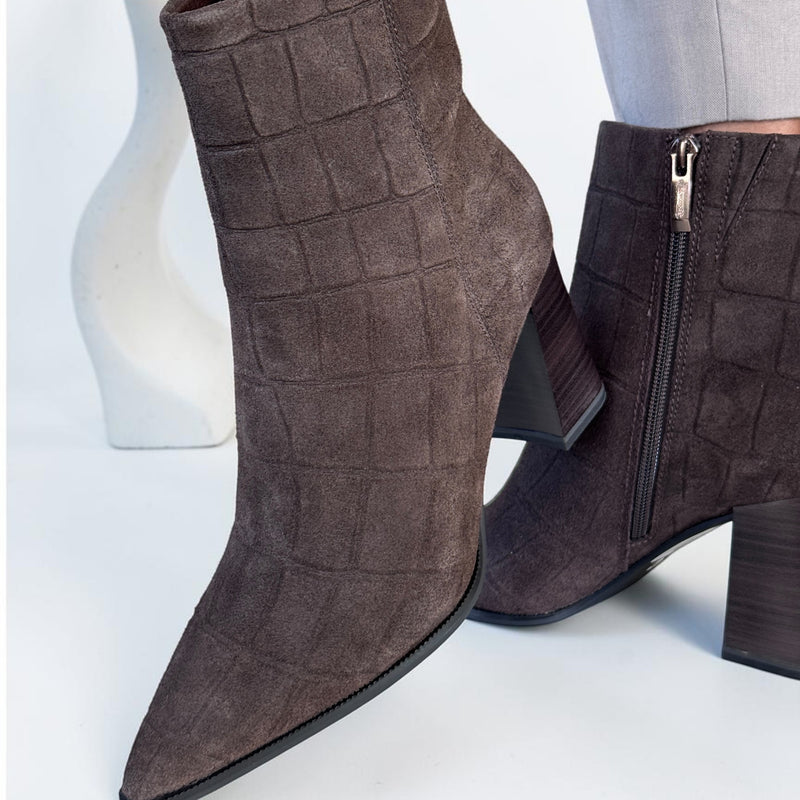Womens Tamaris 25394 Cigar Structured Ankle Boots - Cigar Structured