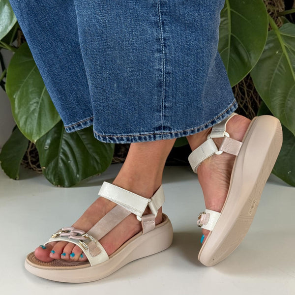 Womens Redz H3K9749 Off White Wedge Sandals - Off White