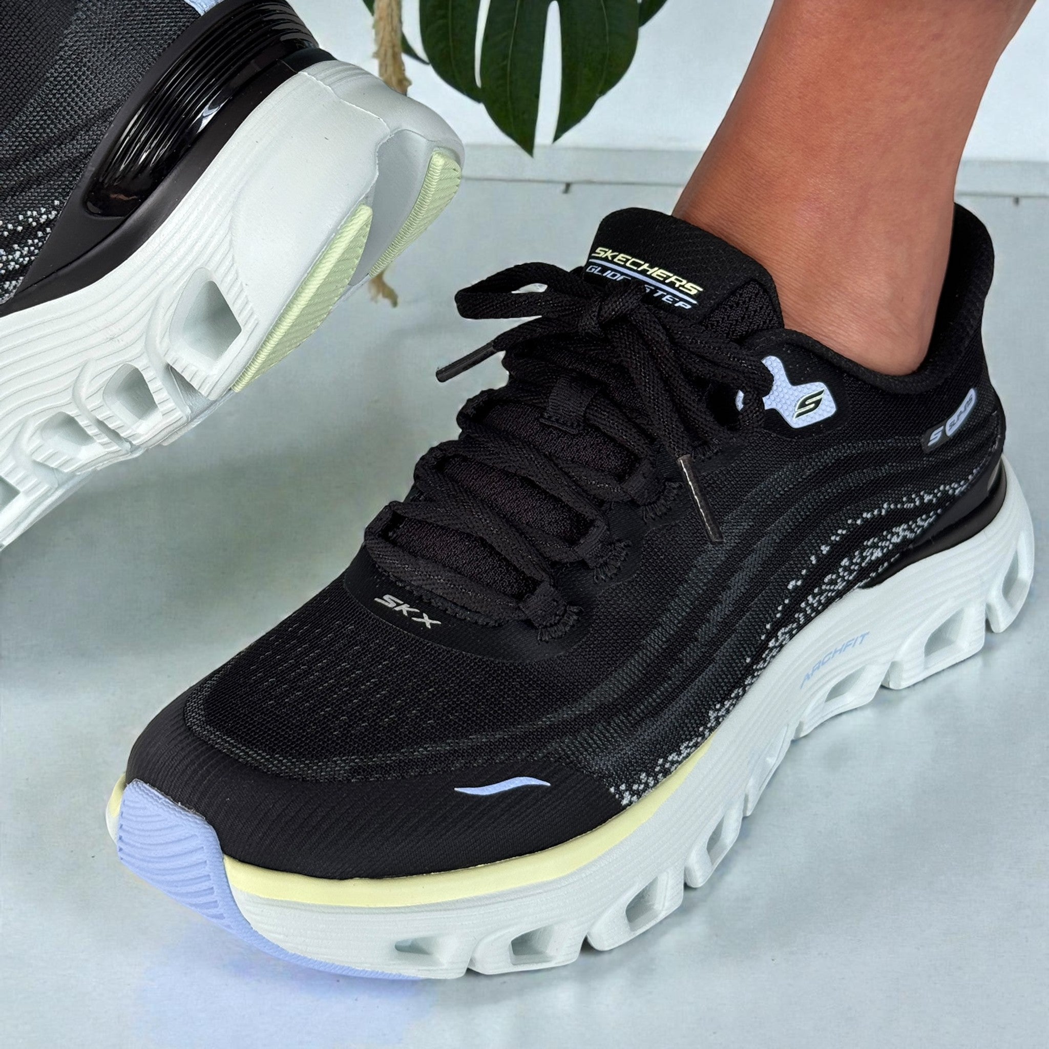 Womens Skechers 150760 Black Arch Fit Glide-Step Wave Trainers