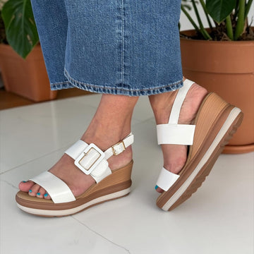 Womens Zanni & Co Lawna One Wedge Sandals - Crystal