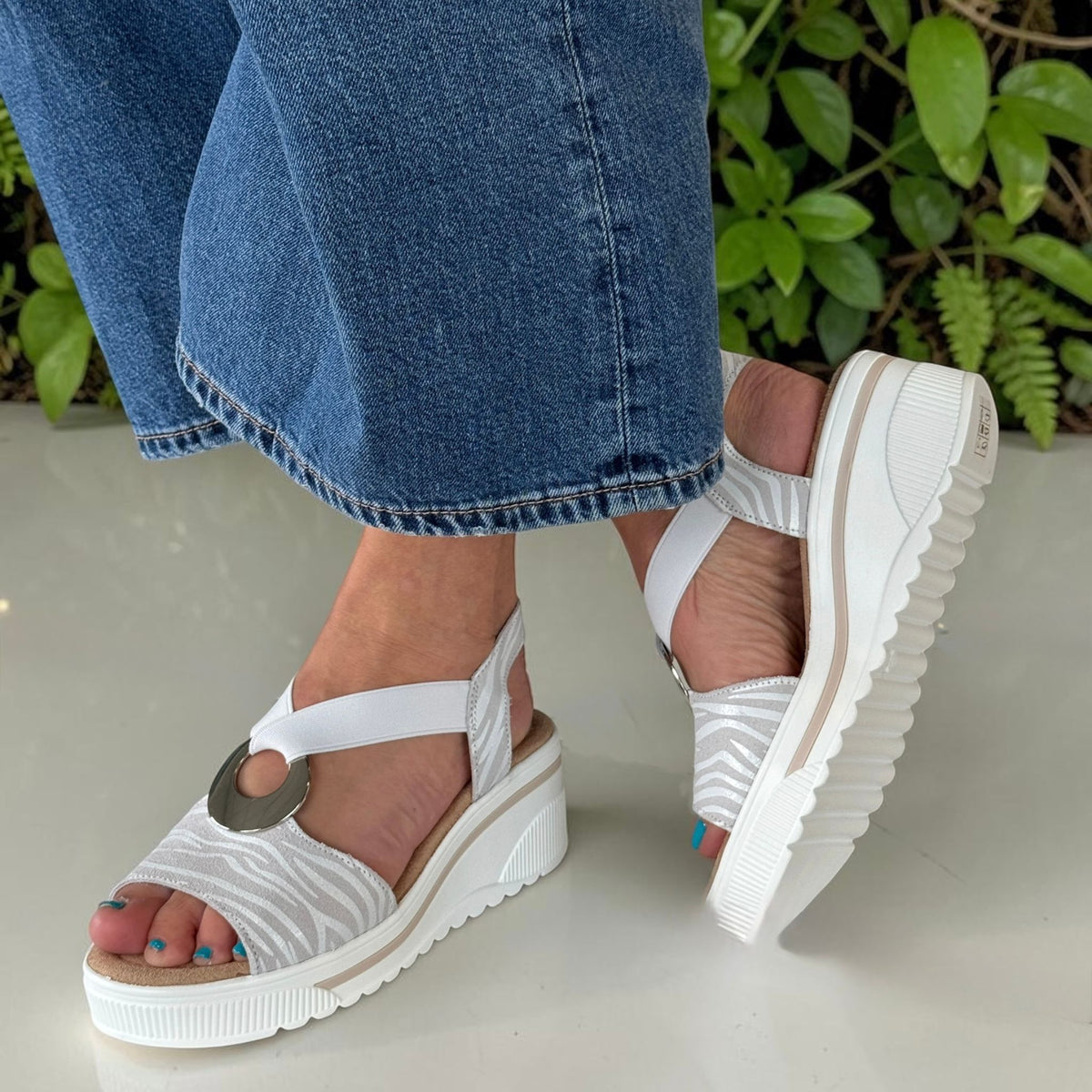 Womens Redz TX8-680 White And Grey Wedge Sandals