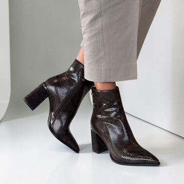 Womens Redz R1778 Brown Ankle Boots - Brown