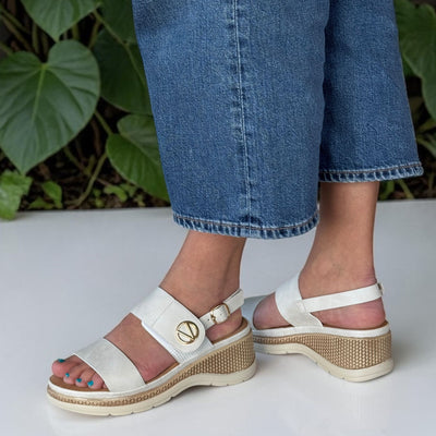 Womens Redz 3K9791 Off White Wedge Sandals - Off White