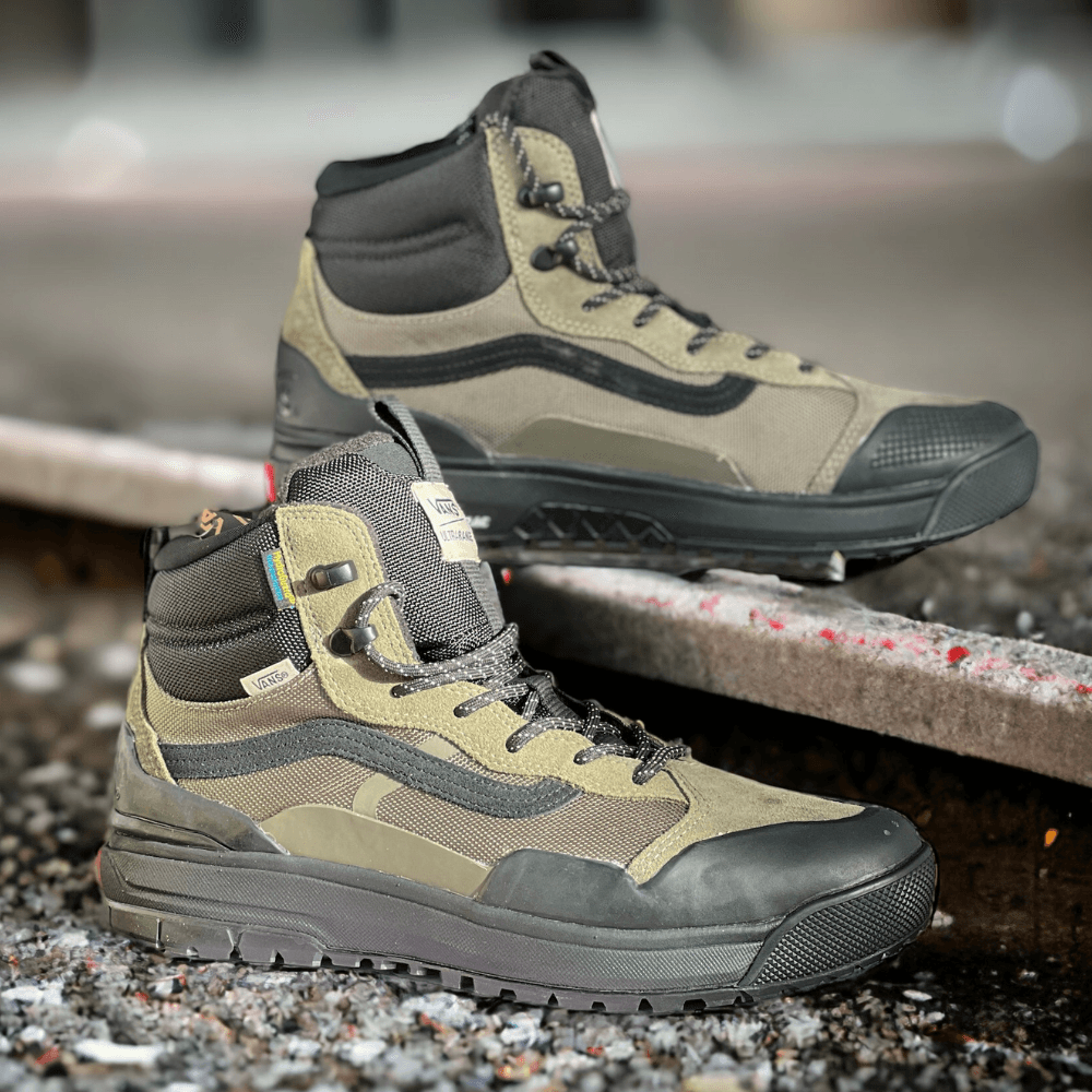 Vans Mens UltraRange Exo Hi Mte-2 Shoes