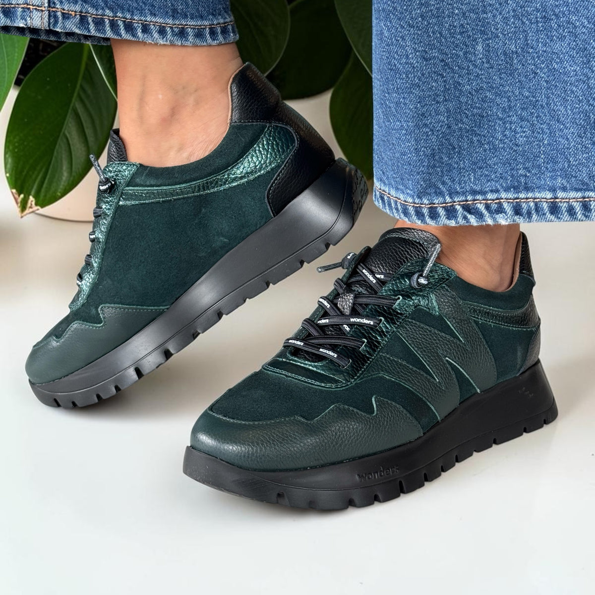 Womens Wonders 24110 Alpine Trainers