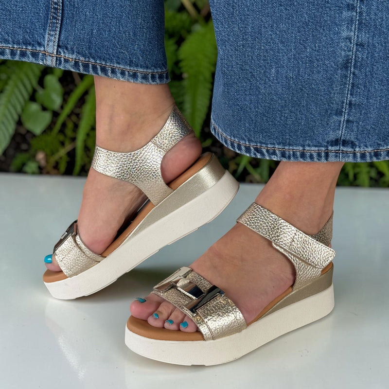 Womens Oh! My Sandals 5962 Wedge Sandals - Champagne