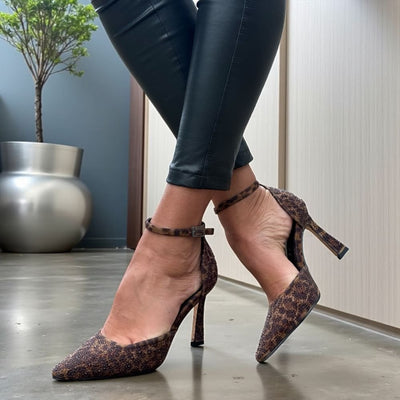 Womens Una Healy Broke MY Heart Pointed Toe Shoe - Vinyl Spark - Wild Spark