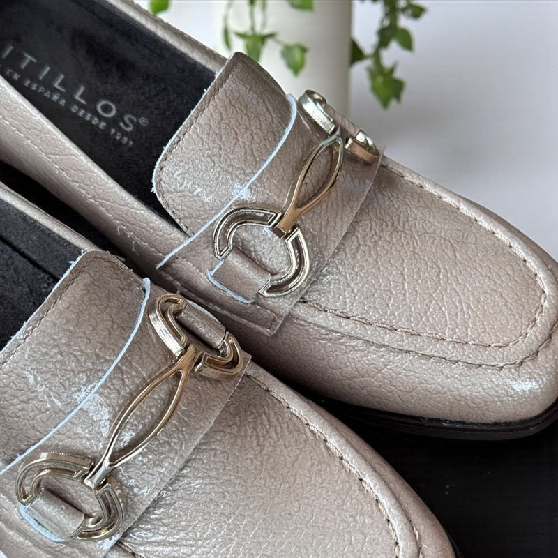 Womens Pitillos 10832 Stone Patent Block Heel Loafers - Stone Patent