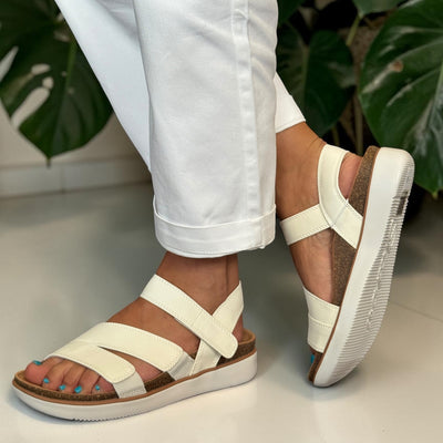Womens Skechers 163252 Lifted Comfort Sandals - White