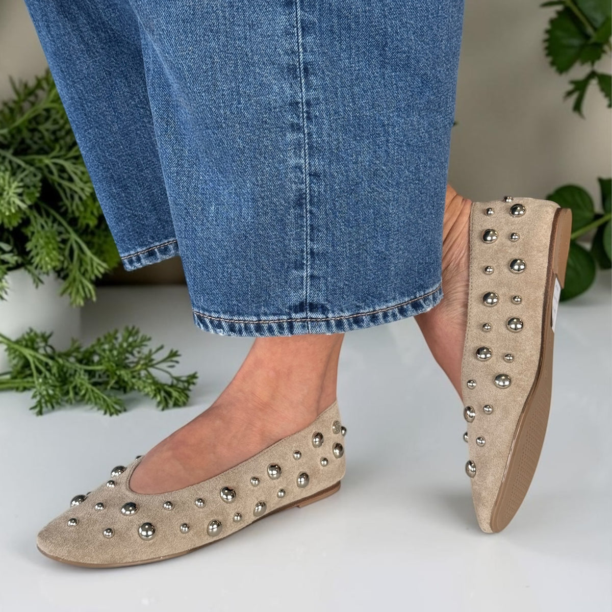 Womens Xti 145283 Suedette Studded Pumps