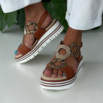 Womens Lunar JLB020 Tan Jaslene Sandals - Tan