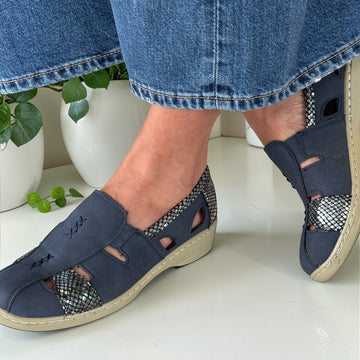 Womens Susst Navy Comfort Casual Slip-On Comfort Casual Shoe Shoe - Navy