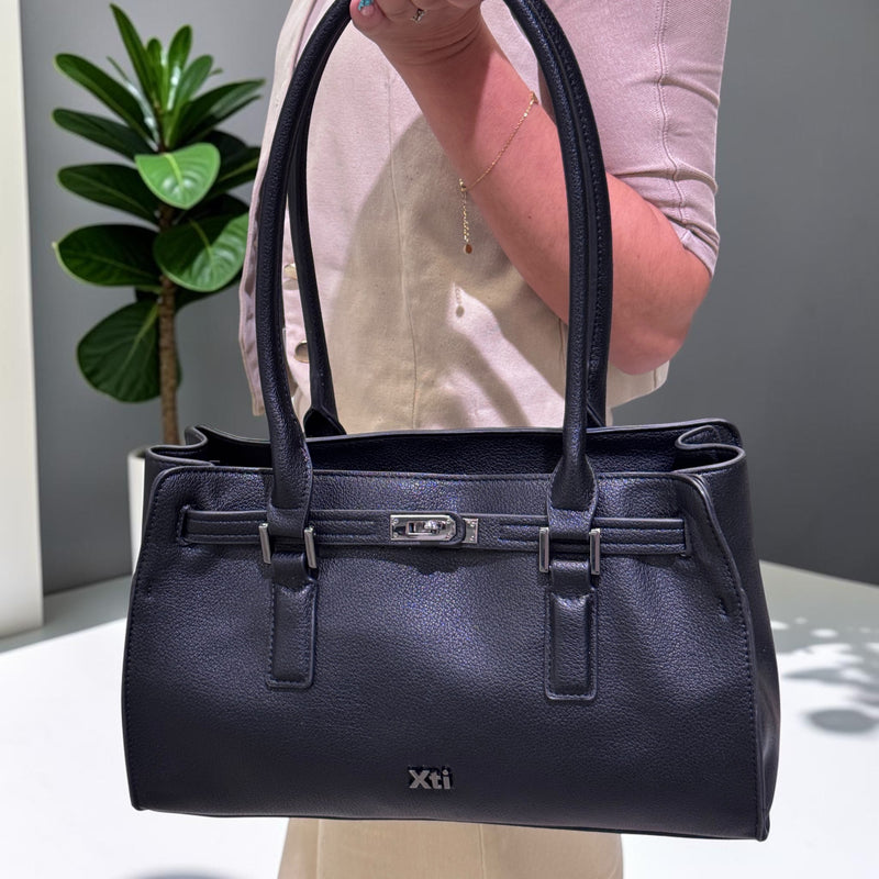 Womens Xti 184677 Shoulder Bag - Black