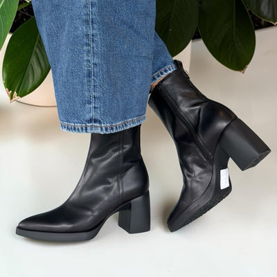 Womens Wonders 1601 Ankle Boots - Black