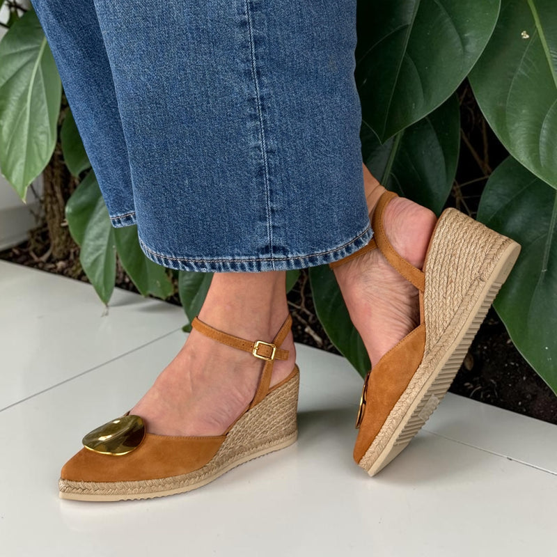 Womens Unisa Delain Cannelle Kid Suede Wedge Espadrilles - Cannelle