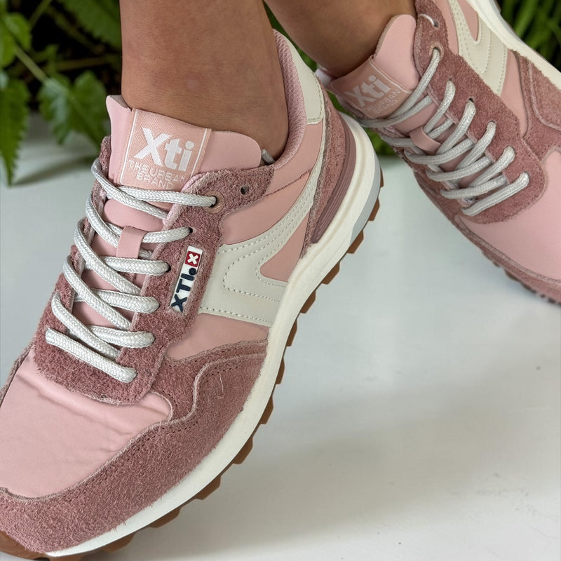 Womens Xti 145065 Suede Sporty Trainers - Nude Pink