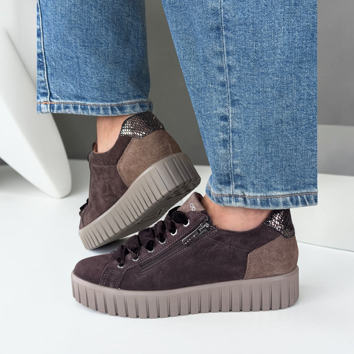 Womens Igi 2168622 Brown Side Zip Trainers