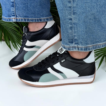 Womens Xti 146275 Trainers - Black