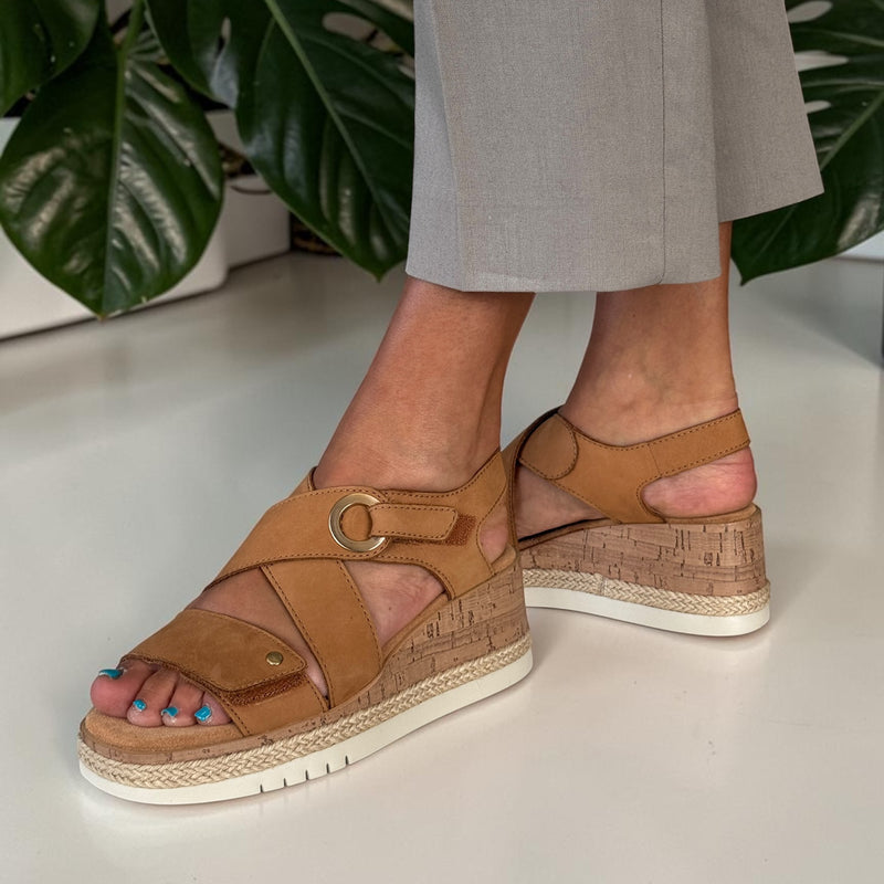 Womens Clarks Kidiki Sun Tan Nubuck Wedge Sandals - Tan Nubuck